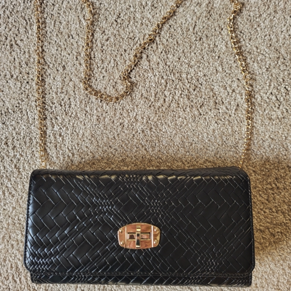 FAUX LEATHER WEAVE CLUTCH
